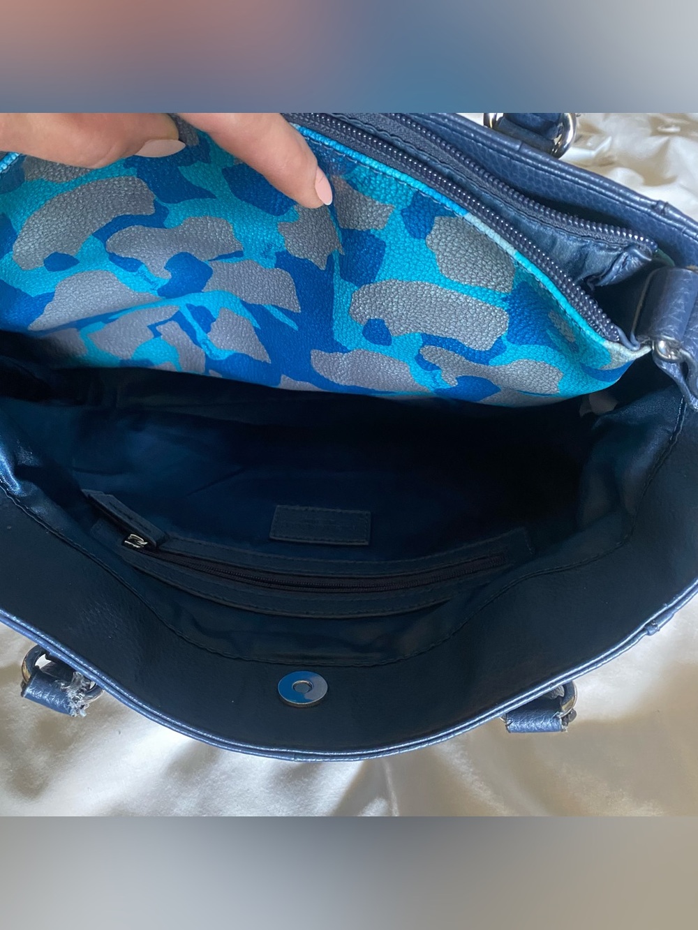 TIGNANELLO  Dark Blue Pebbled Leather Structured Tote with a Removable Bag - Picture 4 of 15
